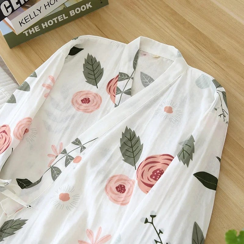 Kimono Femme Fleuri Élégant Image
