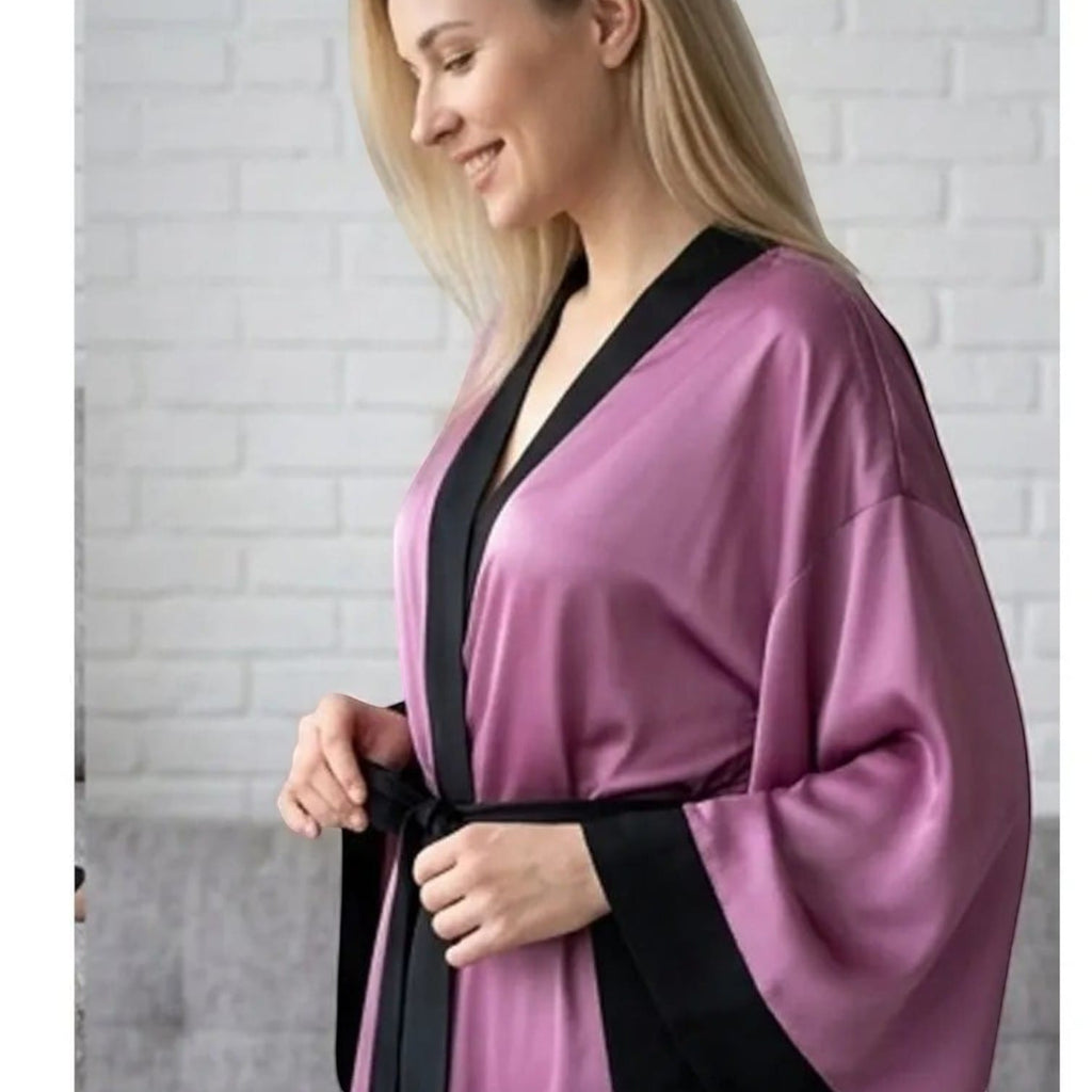 Kimono Satin Femme Manches Larges Style Mariée | Le Monde du Peignoir