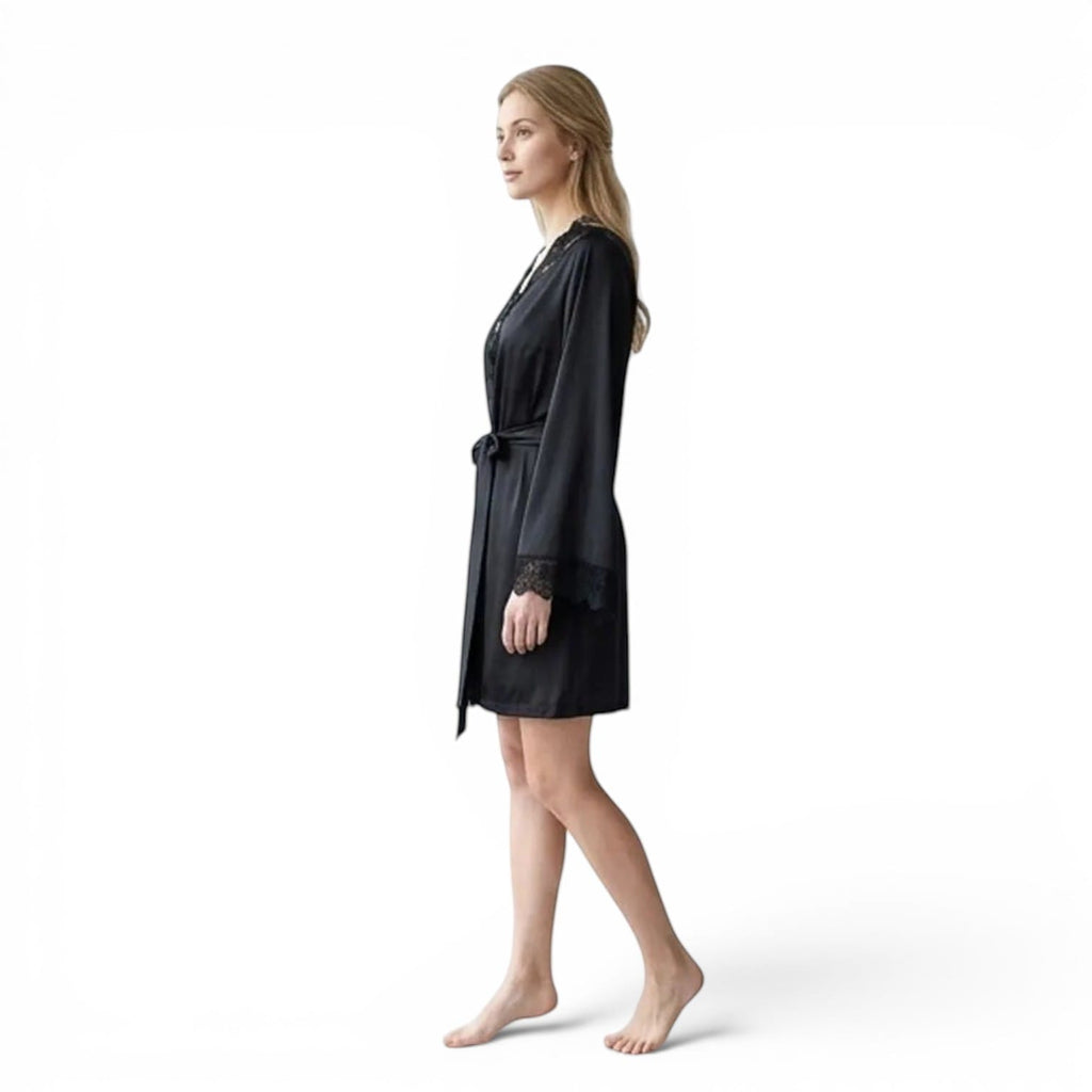 Kimono Satin Noir Femme Dentelle Manches Longues | Le Monde du Peignoir