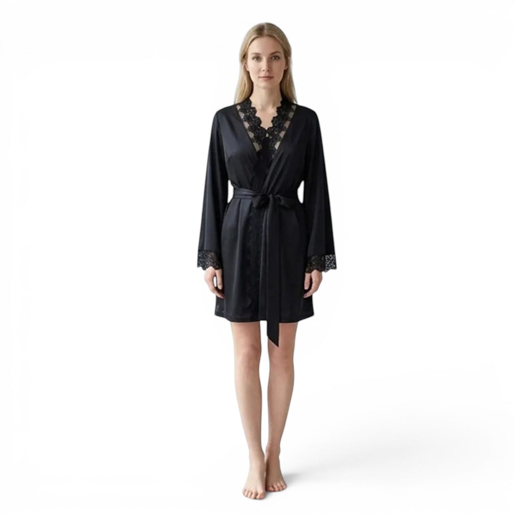 Kimono Satin Noir Femme Dentelle Manches Longues | Le Monde du Peignoir